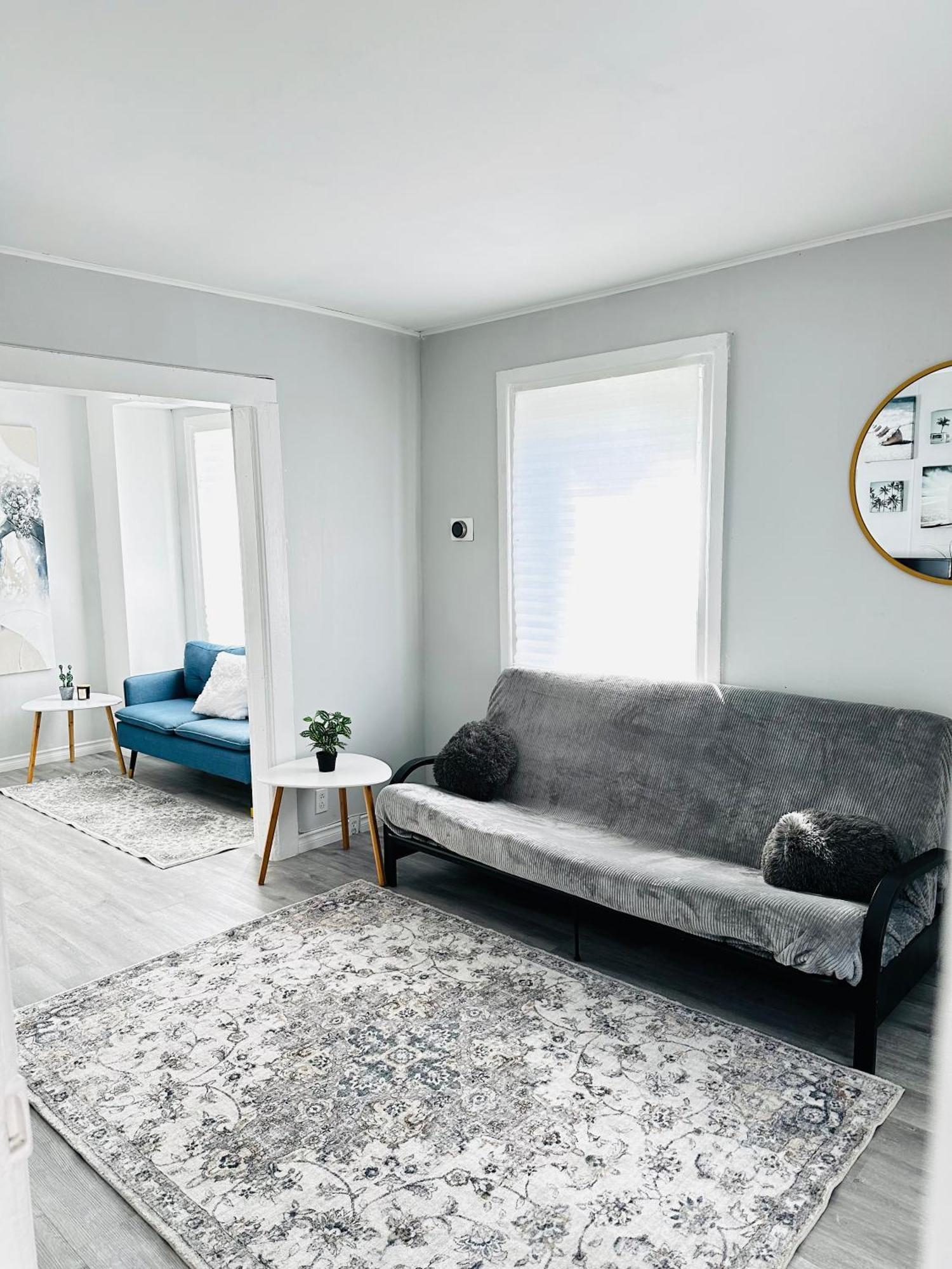 Cozy 2Br House Near Centre With Patio, Bbq, Backyard, And Netflix Διαμέρισμα Peterborough Εξωτερικό φωτογραφία