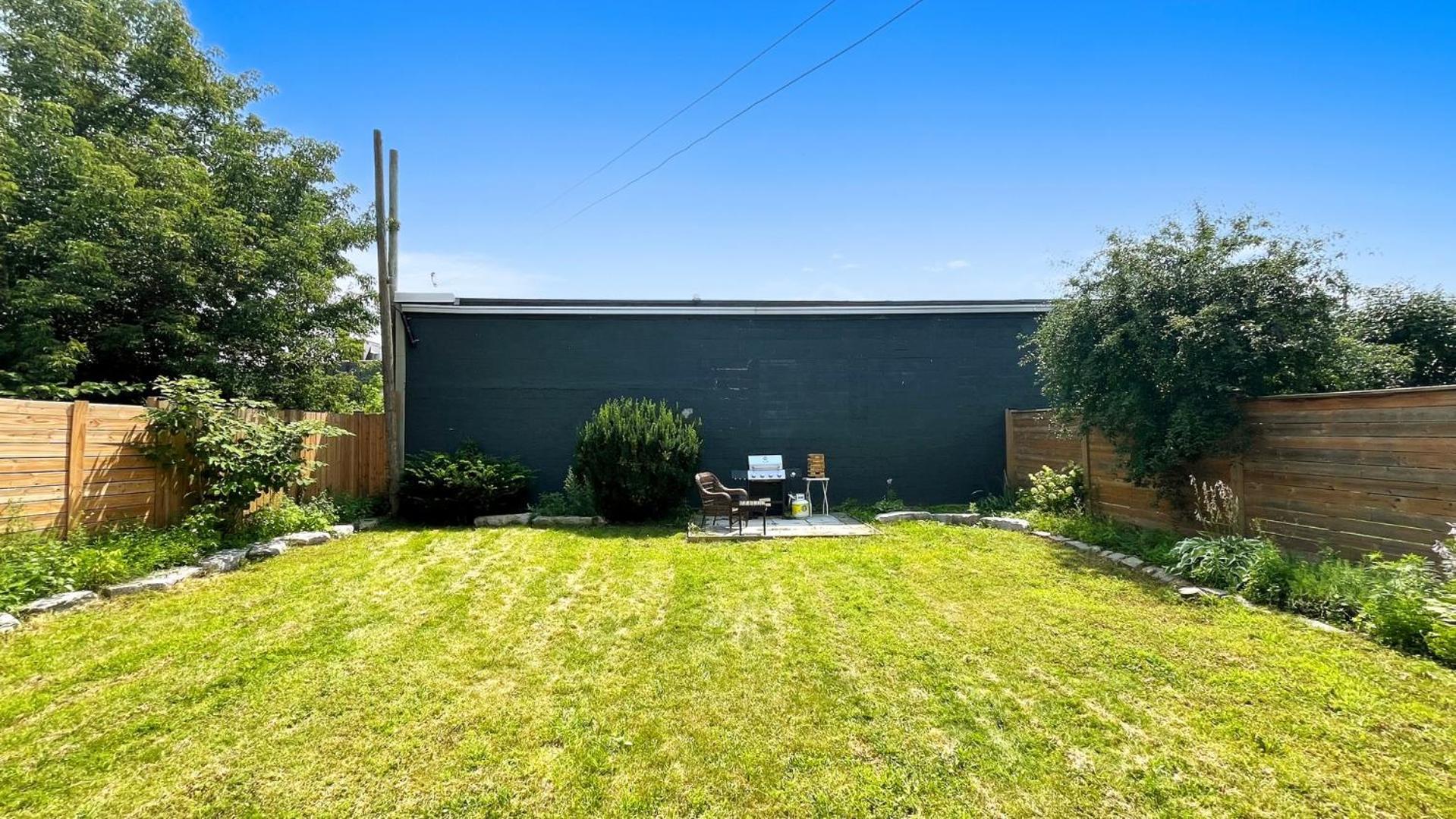 Cozy 2Br House Near Centre With Patio, Bbq, Backyard, And Netflix Διαμέρισμα Peterborough Εξωτερικό φωτογραφία